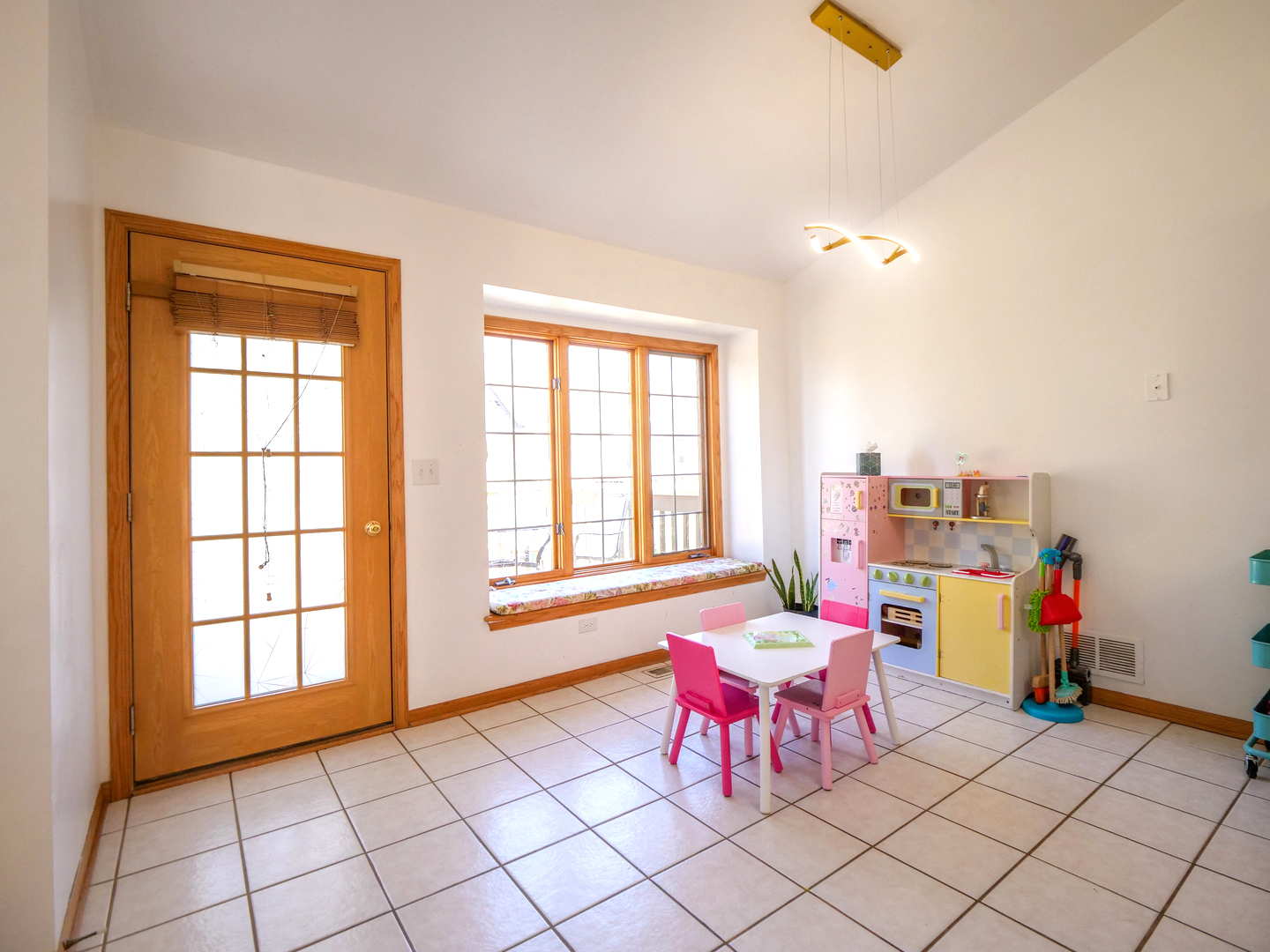 6706 Pondview Drive, Tinley Park, IL 60477