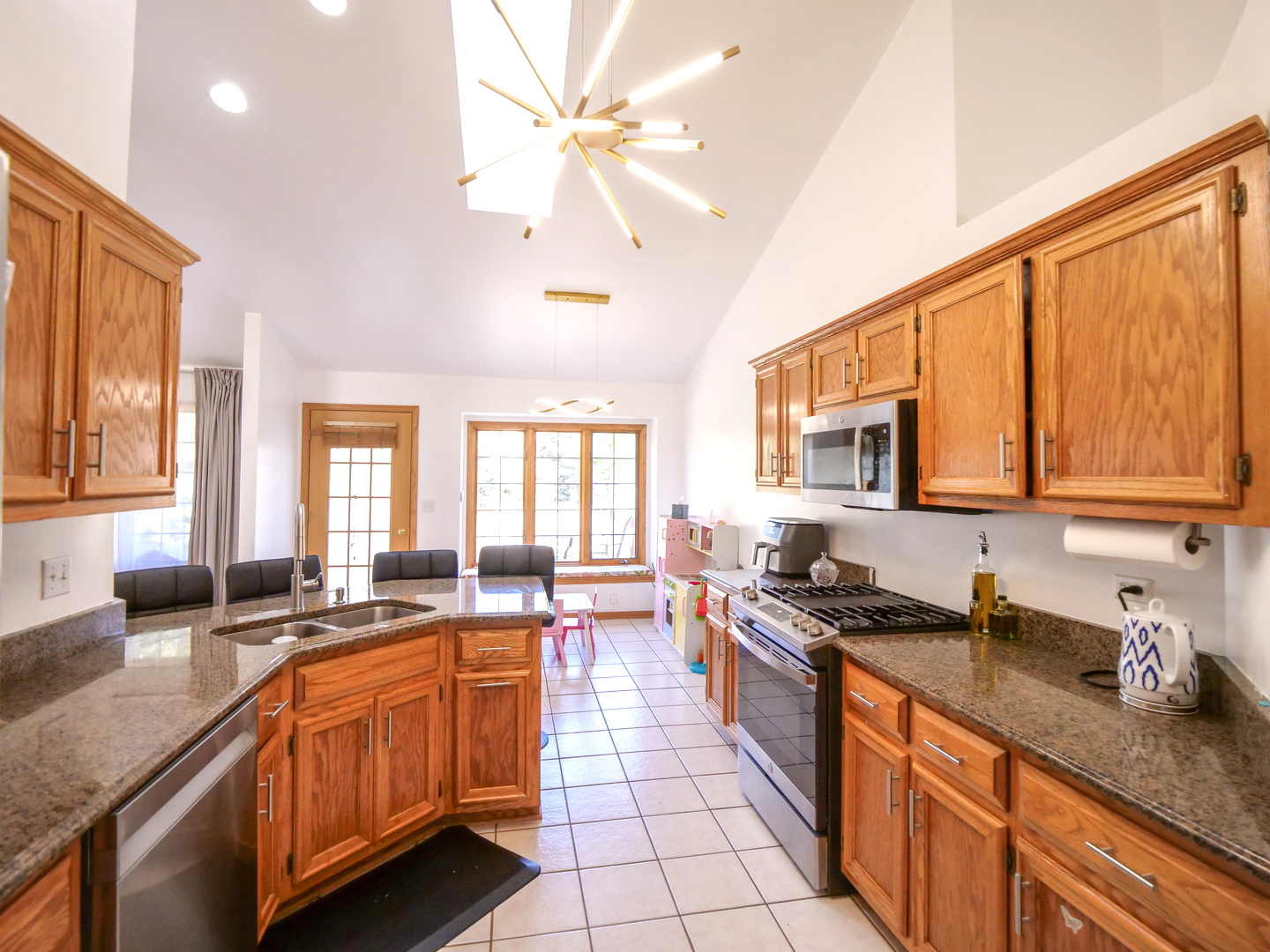 6706 Pondview Drive, Tinley Park, IL 60477