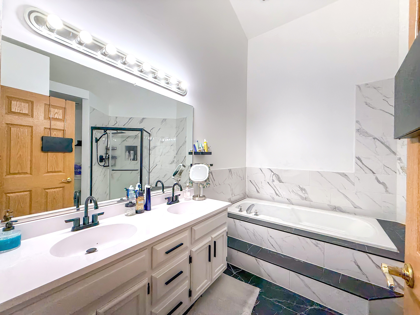 6706 Pondview Drive, Tinley Park, IL 60477