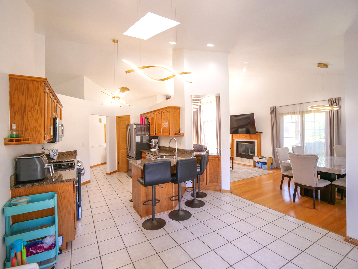 6706 Pondview Drive, Tinley Park, IL 60477