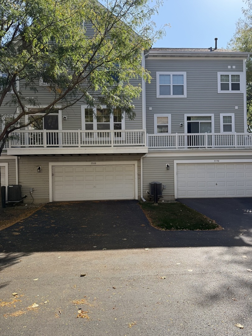 5588 Cambridge Way, Hanover Park, IL 60133