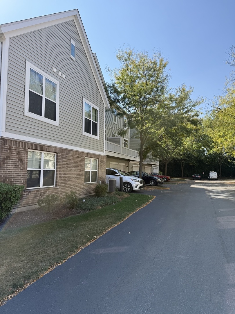 5588 Cambridge Way, Hanover Park, IL 60133