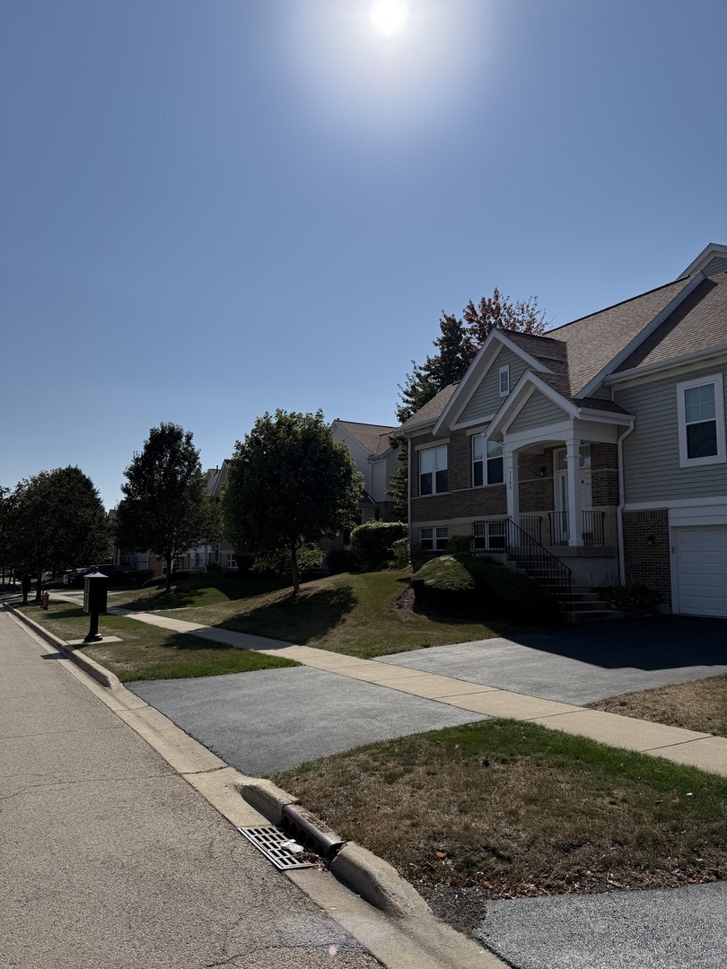 5588 Cambridge Way, Hanover Park, IL 60133