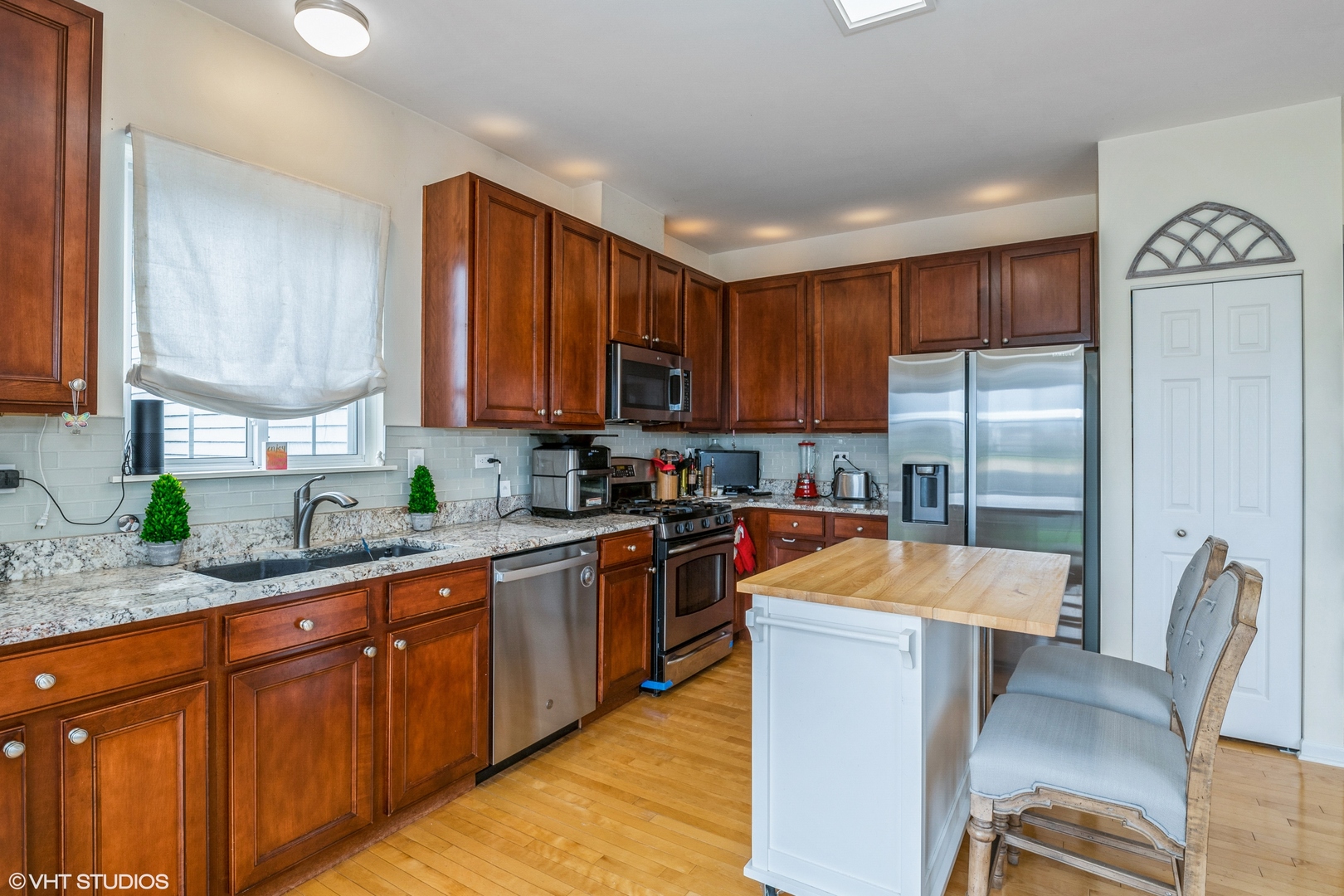 358 W Winchester Drive, Round Lake, IL 60073