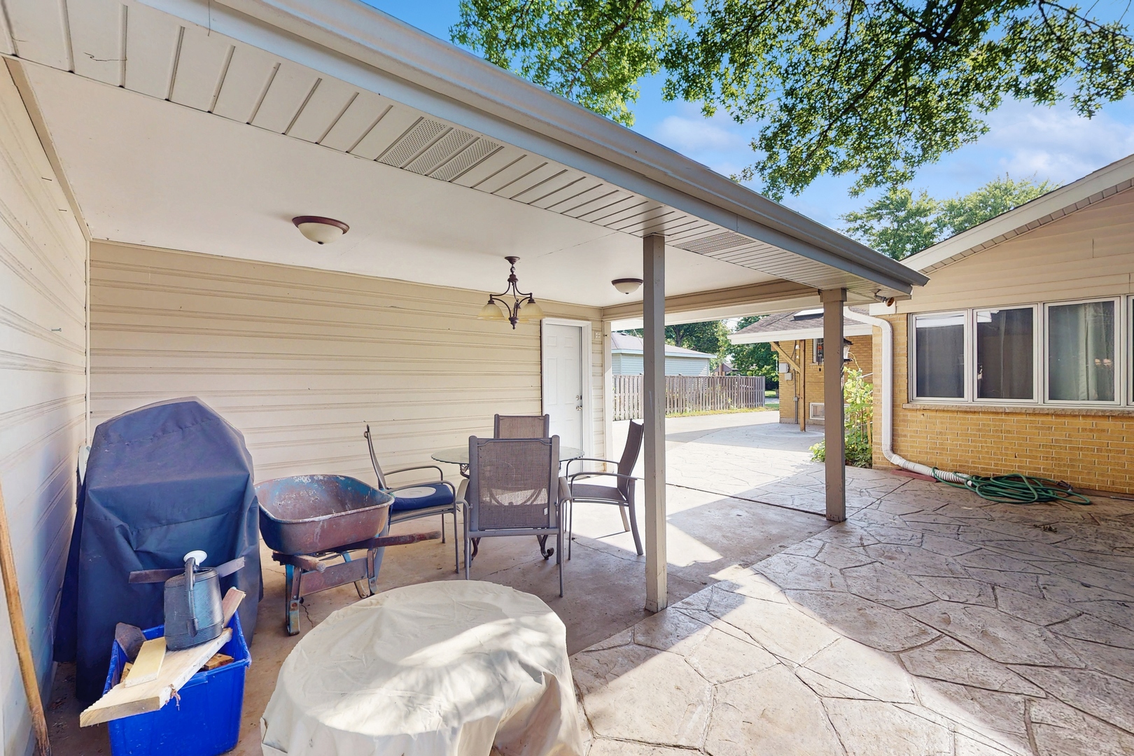 576 Amherst Avenue, Des Plaines, IL 60016