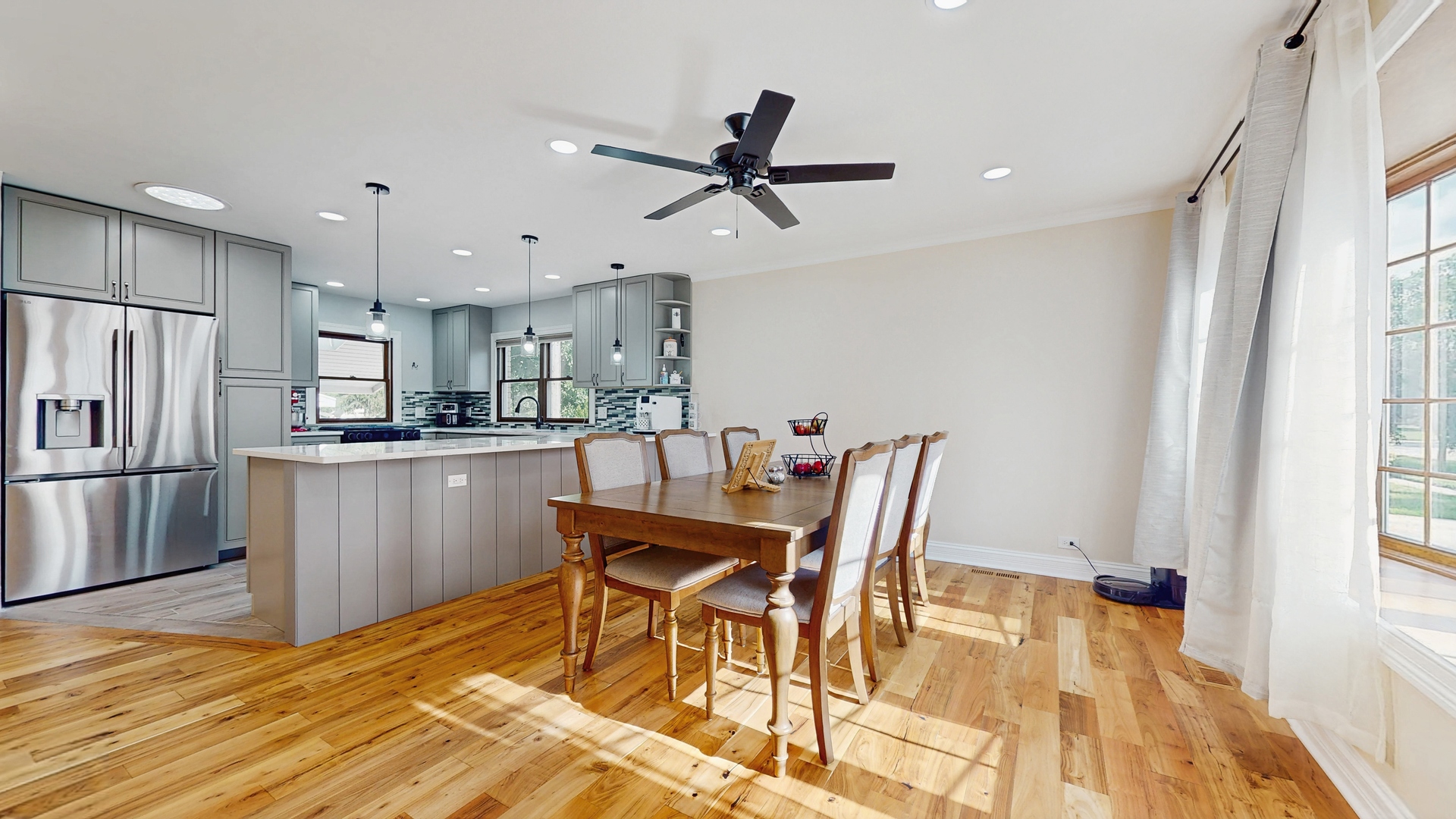 576 Amherst Avenue, Des Plaines, IL 60016