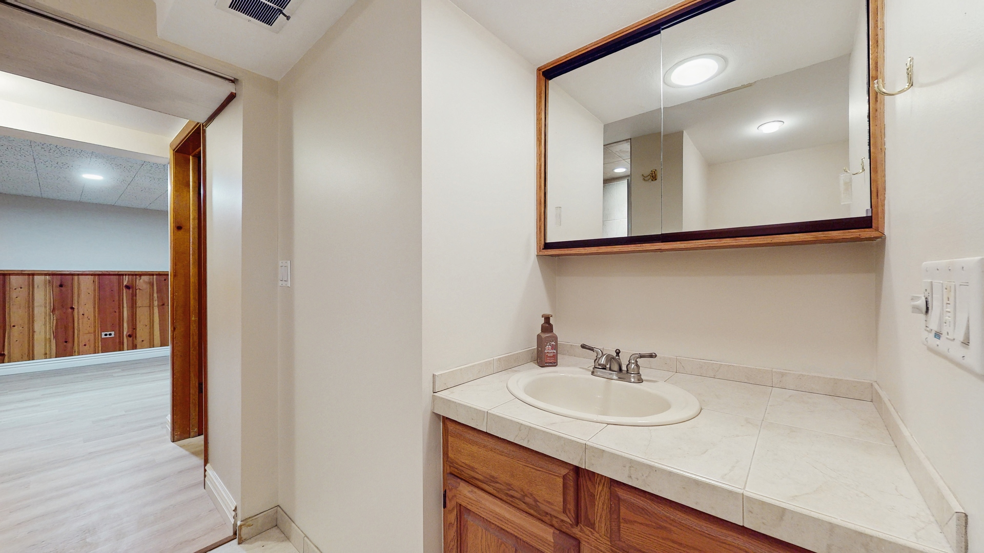 576 Amherst Avenue, Des Plaines, IL 60016