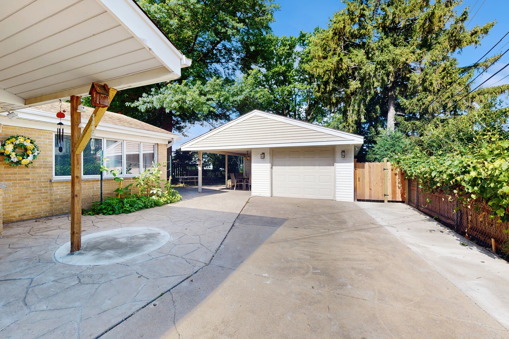 576 Amherst Avenue, Des Plaines, IL 60016