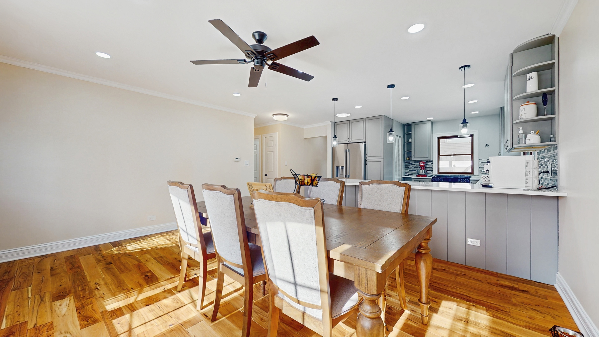 576 Amherst Avenue, Des Plaines, IL 60016