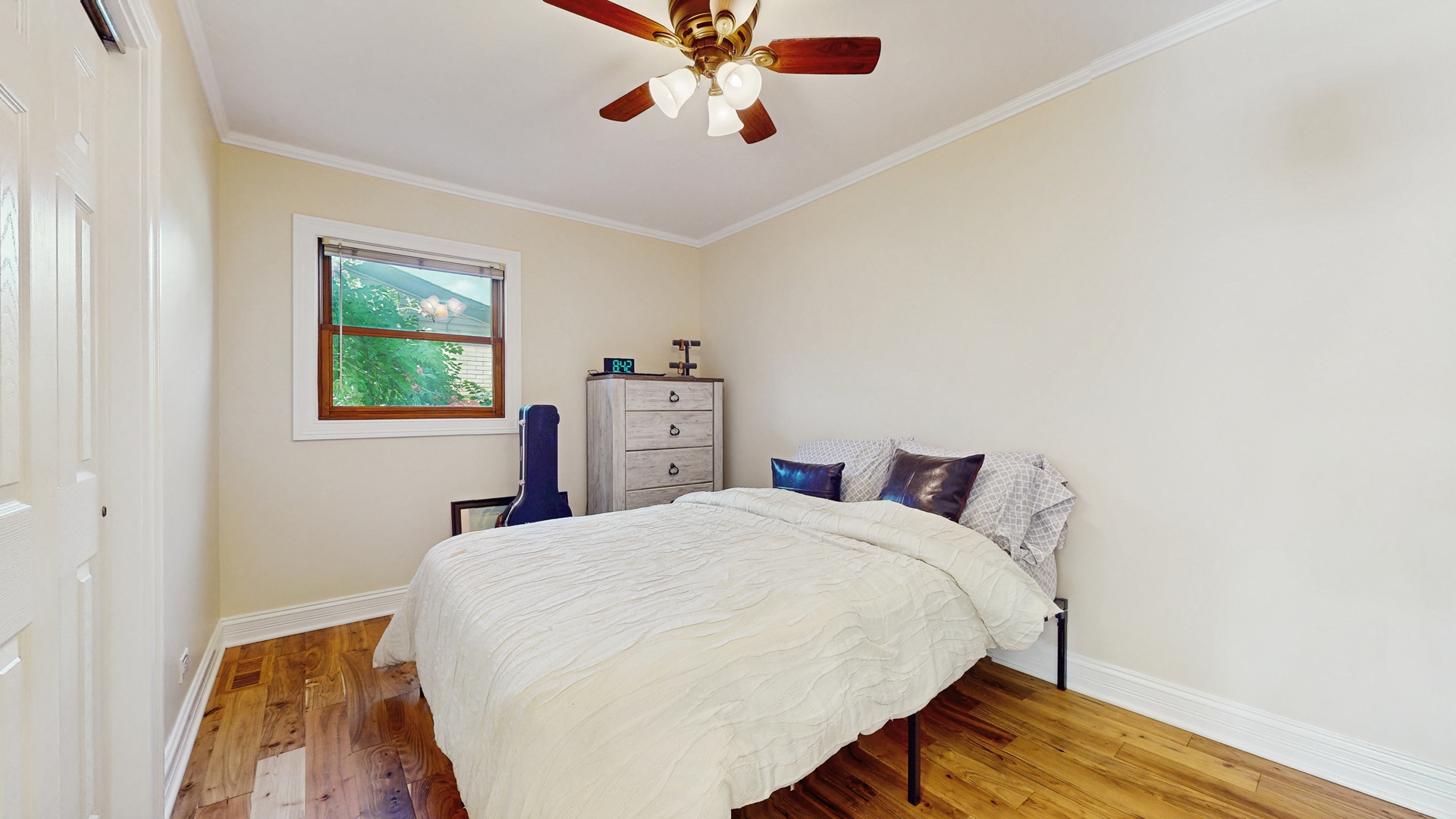 576 Amherst Avenue, Des Plaines, IL 60016