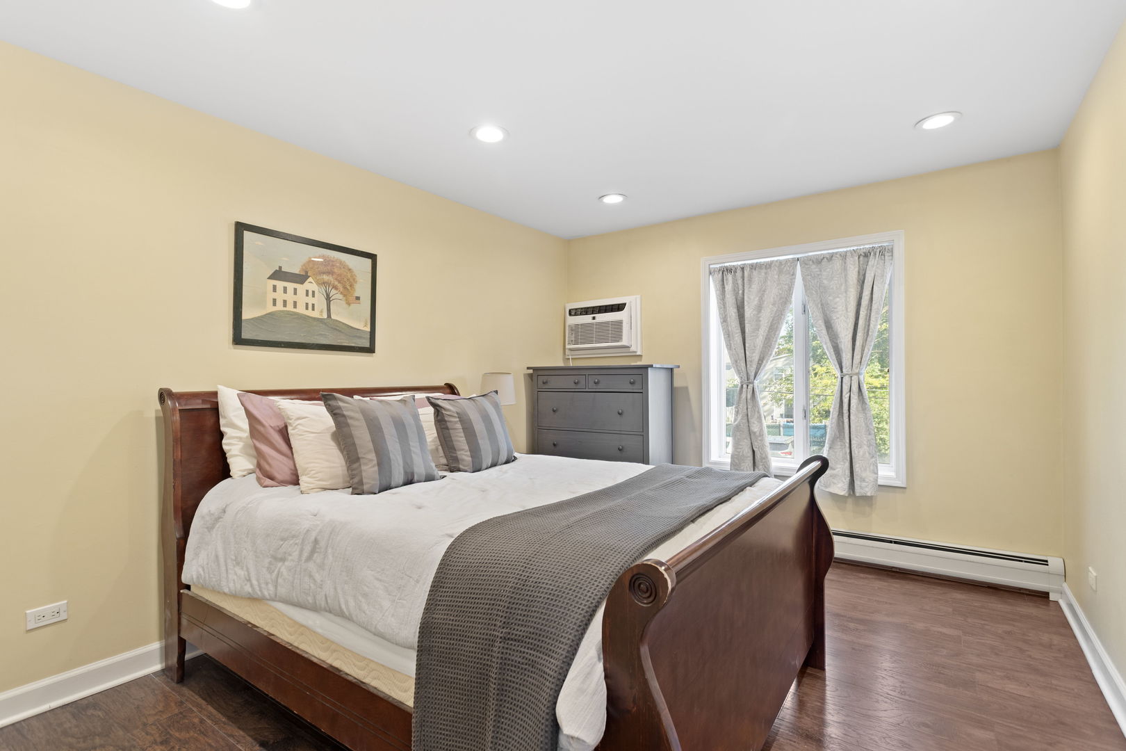 4225 Saratoga Avenue #204B, Downers Grove, IL 60515