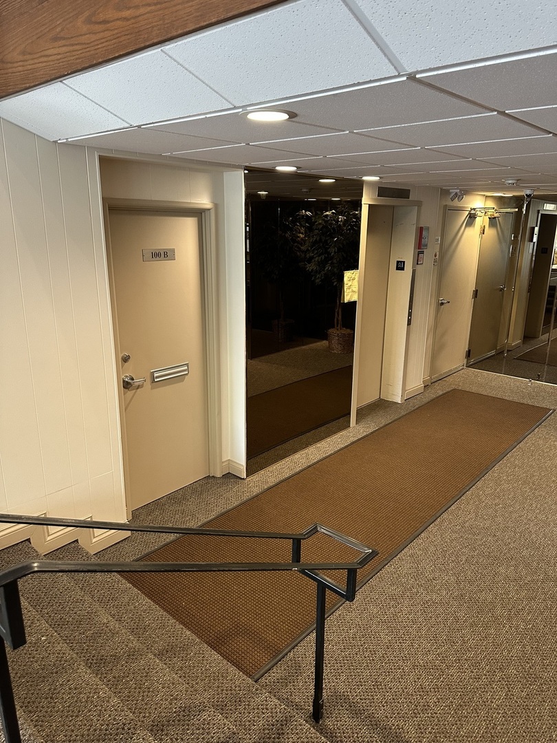 4225 Saratoga Avenue #204B, Downers Grove, IL 60515