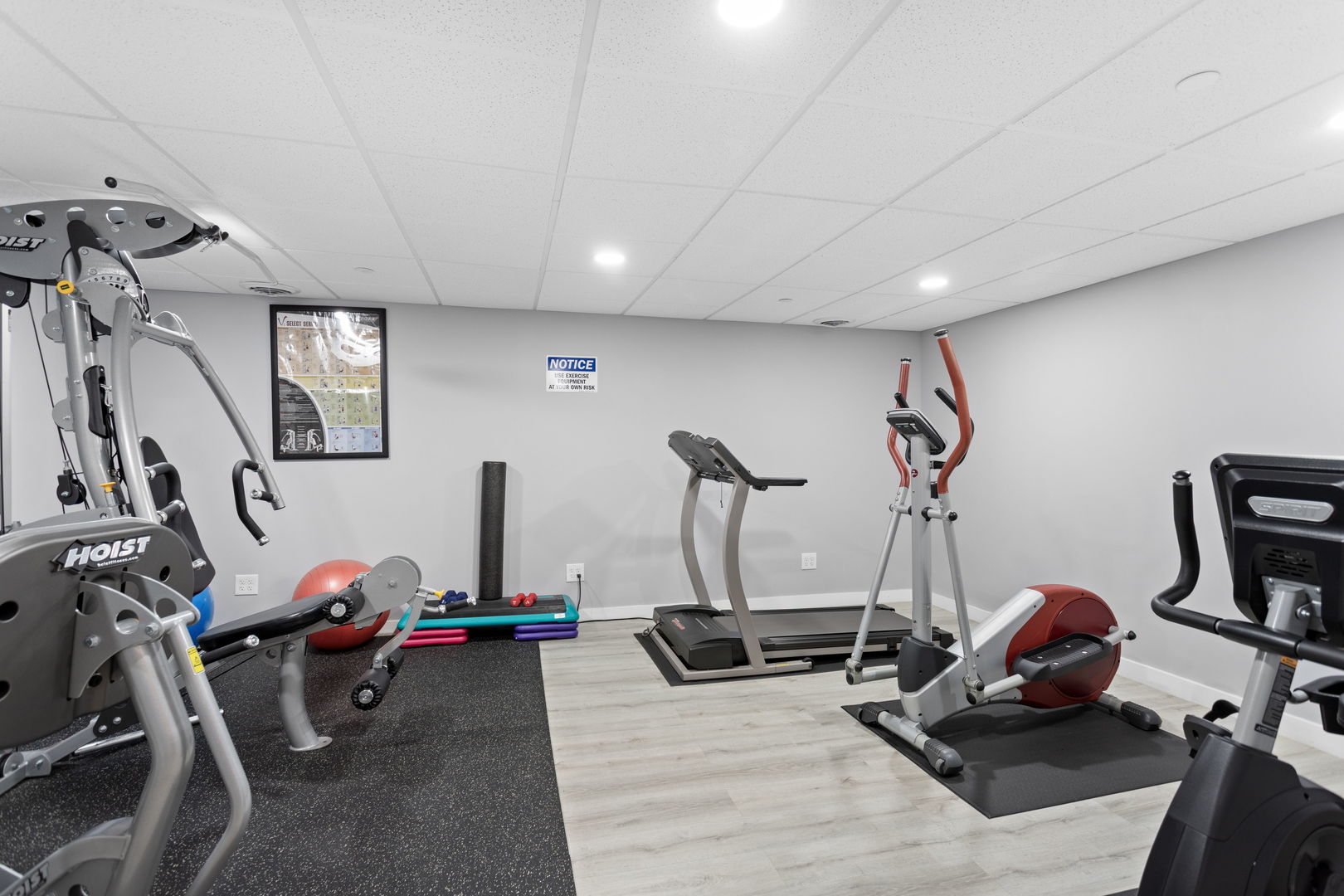 4225 Saratoga Avenue #204B, Downers Grove, IL 60515