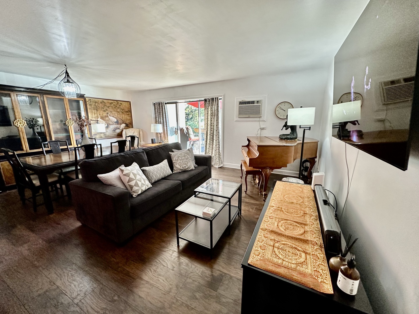 4225 Saratoga Avenue #204B, Downers Grove, IL 60515