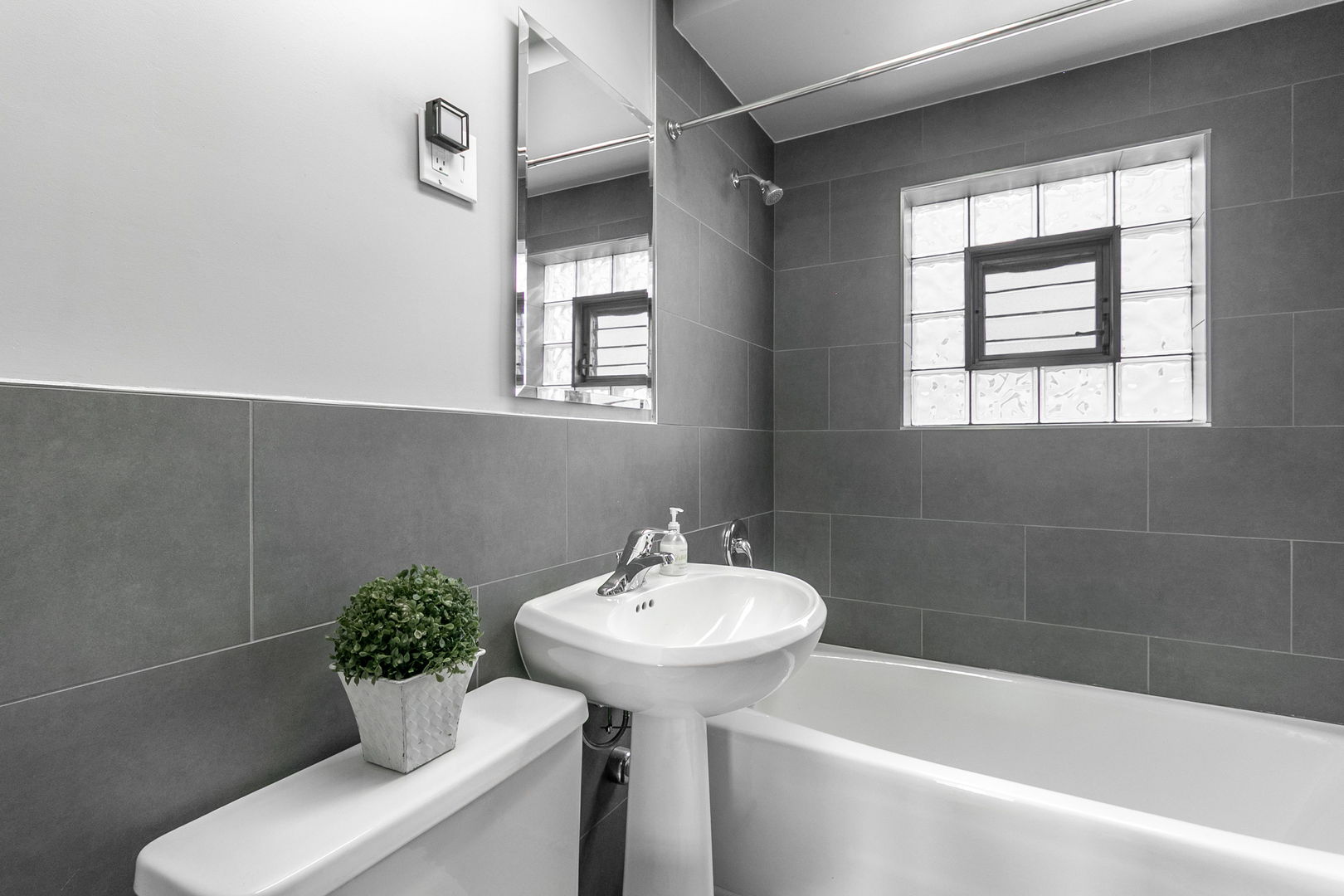 3002 Euclid Avenue, Berwyn, IL 60402