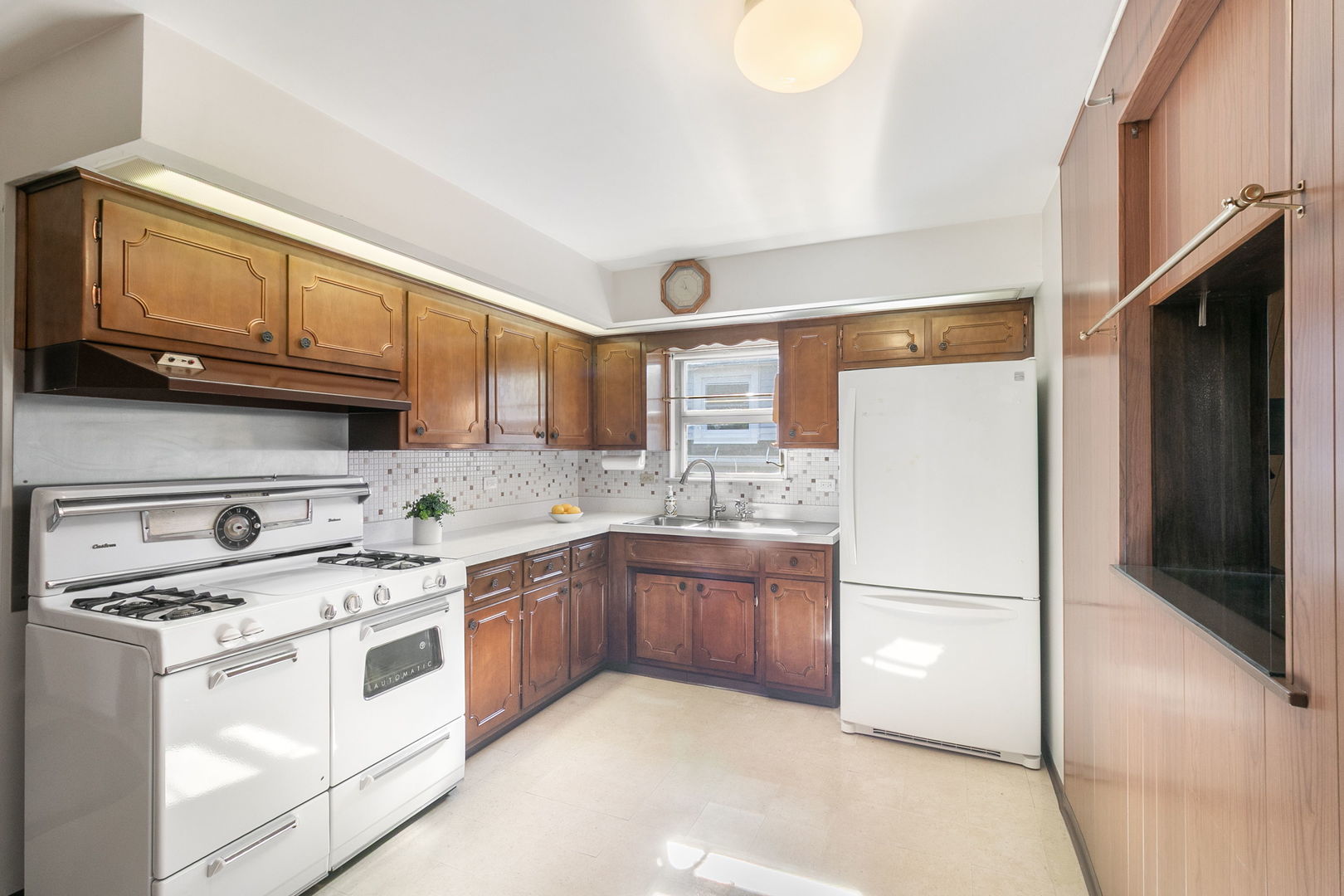 3002 Euclid Avenue, Berwyn, IL 60402