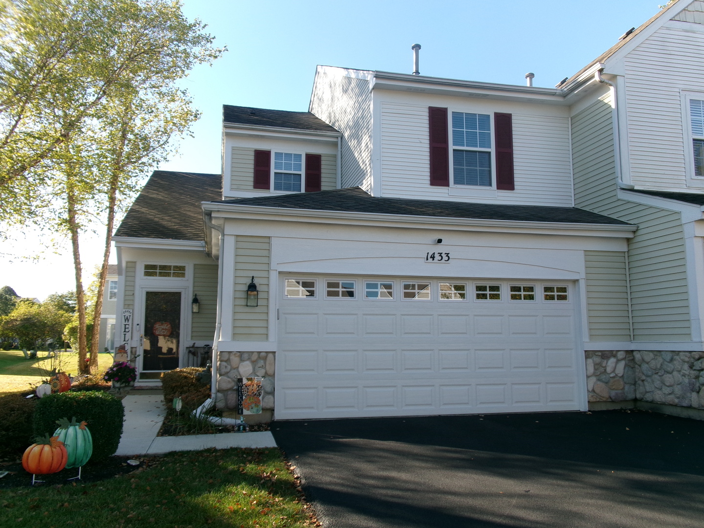 1433 White Pine Lane, Bolingbrook, IL 60490