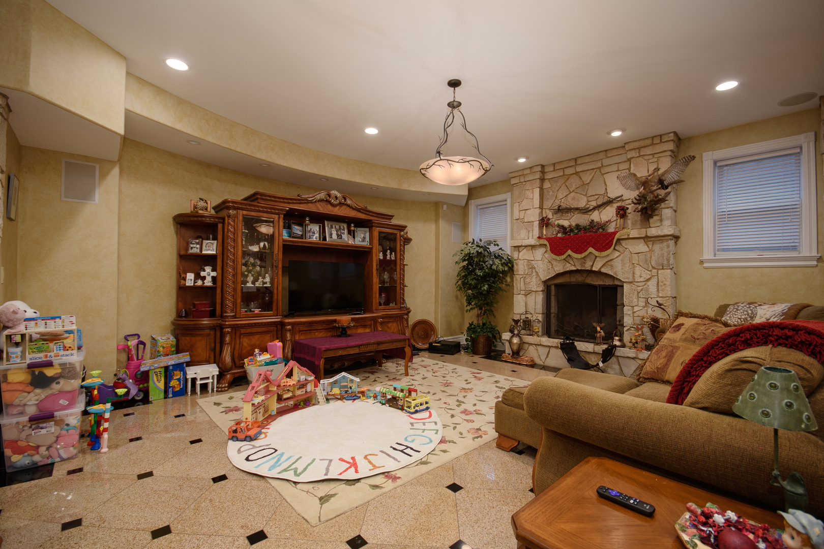 11226 Hiawatha Lane, Indian Head Park, IL 60525