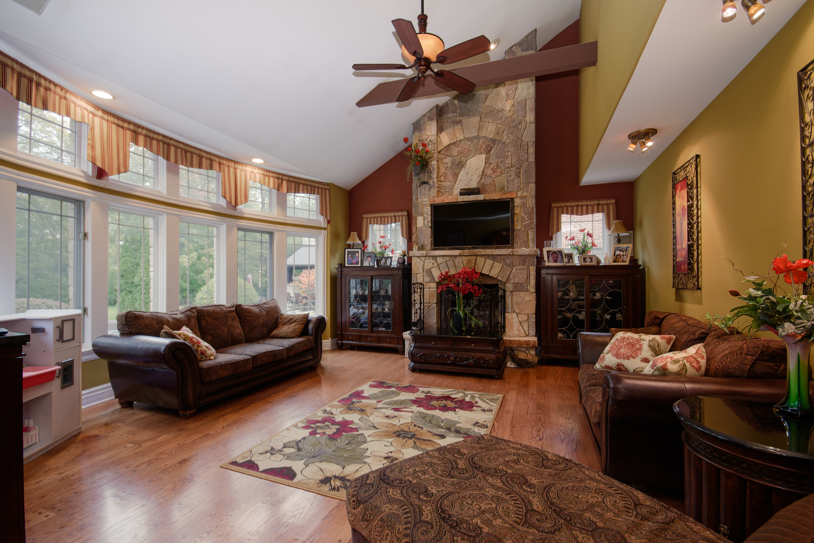 11226 Hiawatha Lane, Indian Head Park, IL 60525