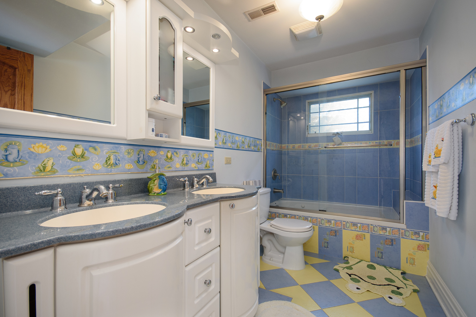 11226 Hiawatha Lane, Indian Head Park, IL 60525