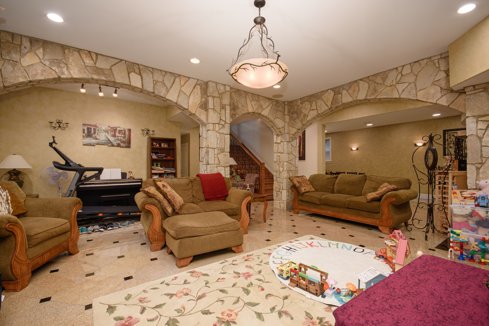 11226 Hiawatha Lane, Indian Head Park, IL 60525