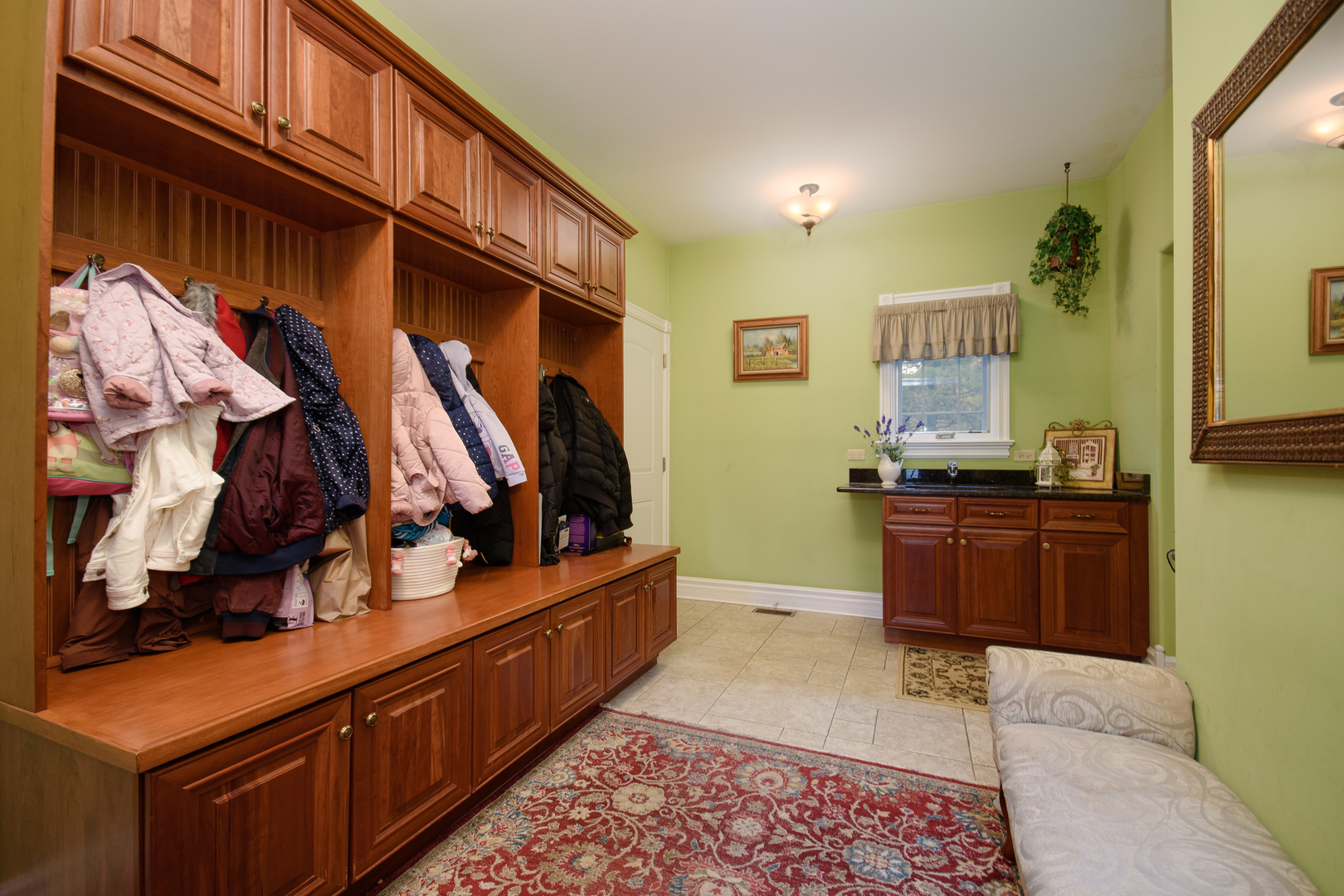 11226 Hiawatha Lane, Indian Head Park, IL 60525