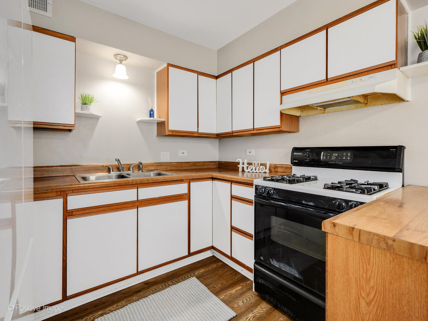 412 E Washington Street, Villa Park, IL 60181