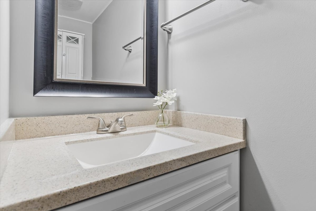 3131 Portland Court, Aurora, IL 60504