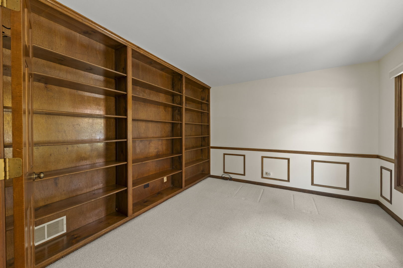 213 Winding Creek Drive, Naperville, IL 60565