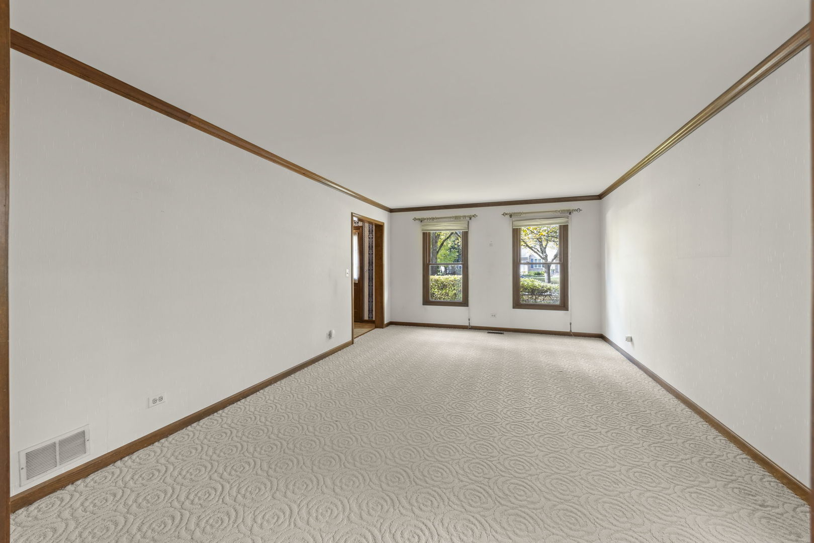 213 Winding Creek Drive, Naperville, IL 60565