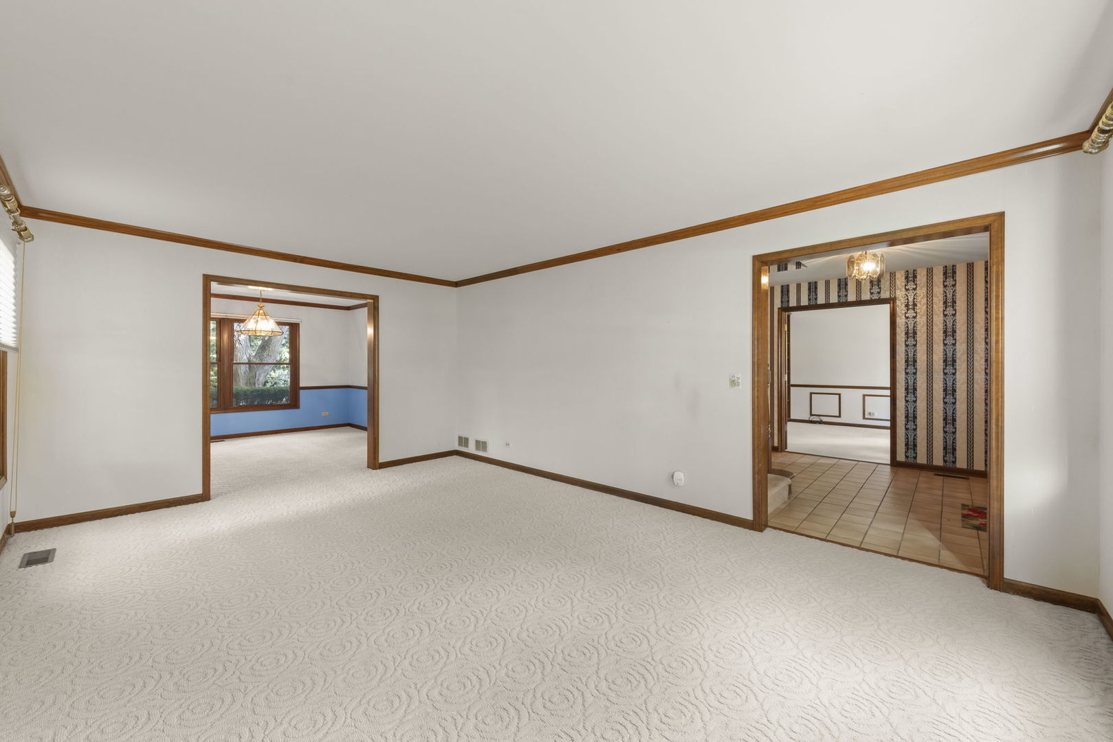 213 Winding Creek Drive, Naperville, IL 60565