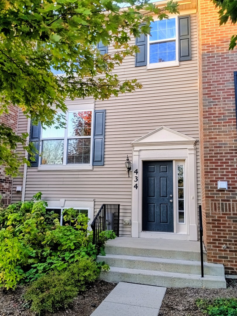 434 Town Center Boulevard, Gilberts, IL 60136