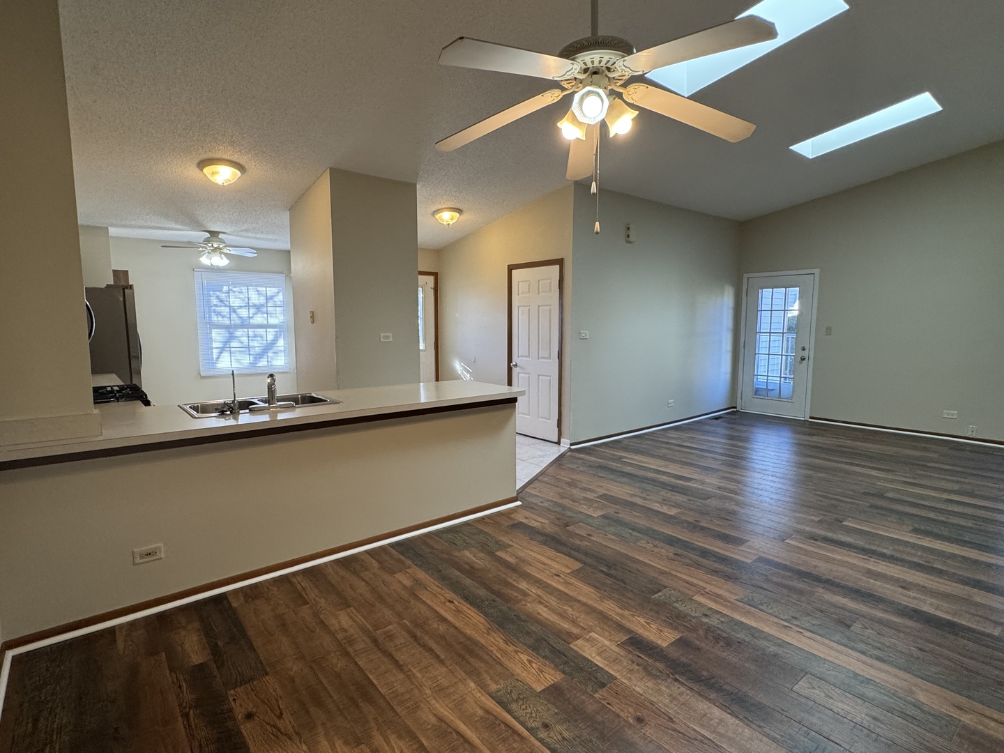 248 Whitewood Drive, Streamwood, IL 60107