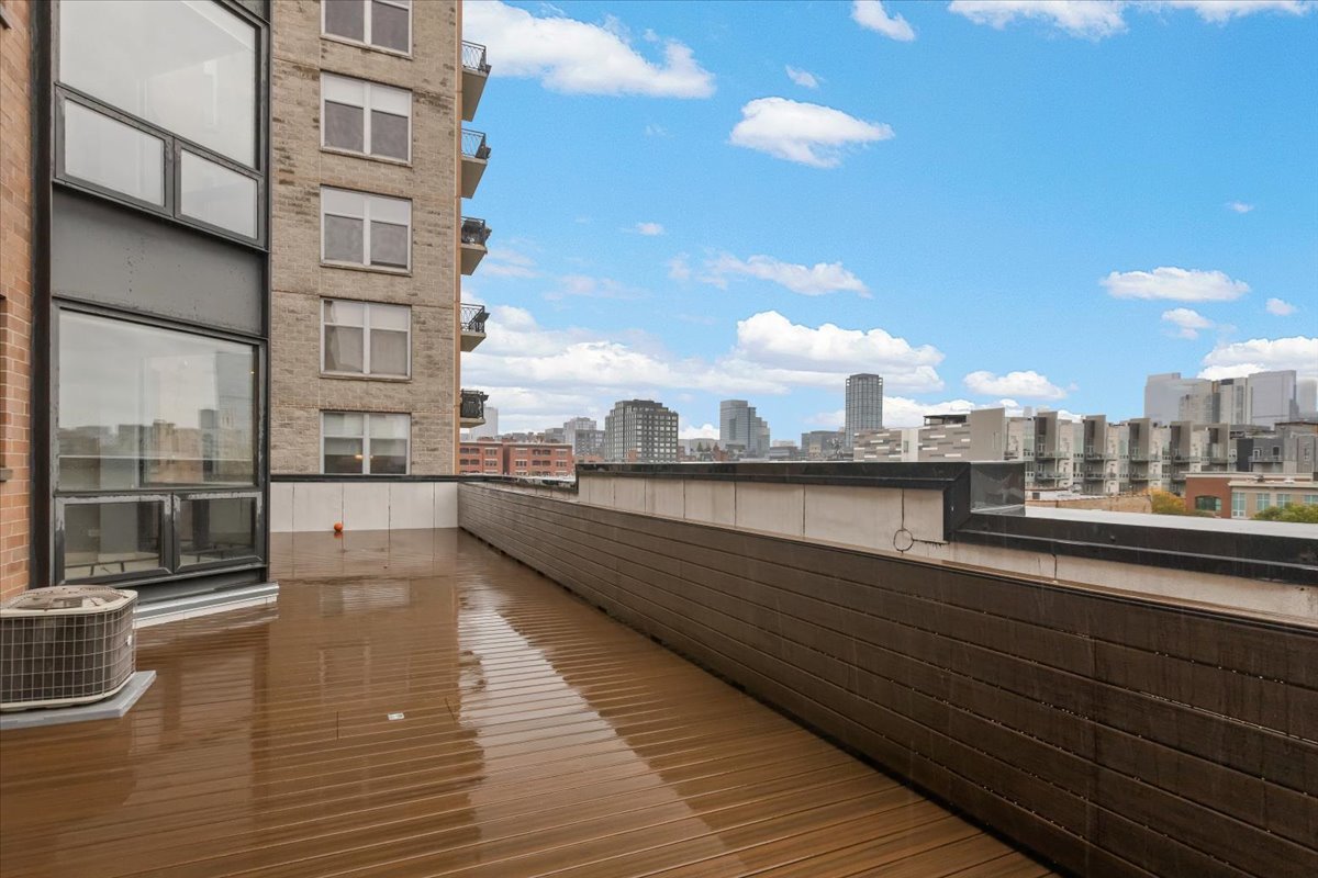 222 S Racine Avenue #408, Chicago, IL 60607