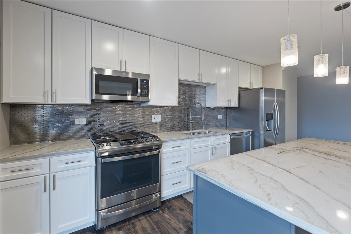 222 S Racine Avenue #408, Chicago, IL 60607