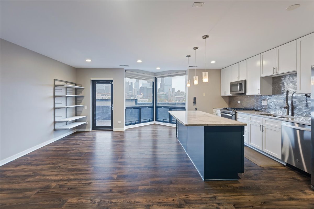 222 S Racine Avenue #408, Chicago, IL 60607