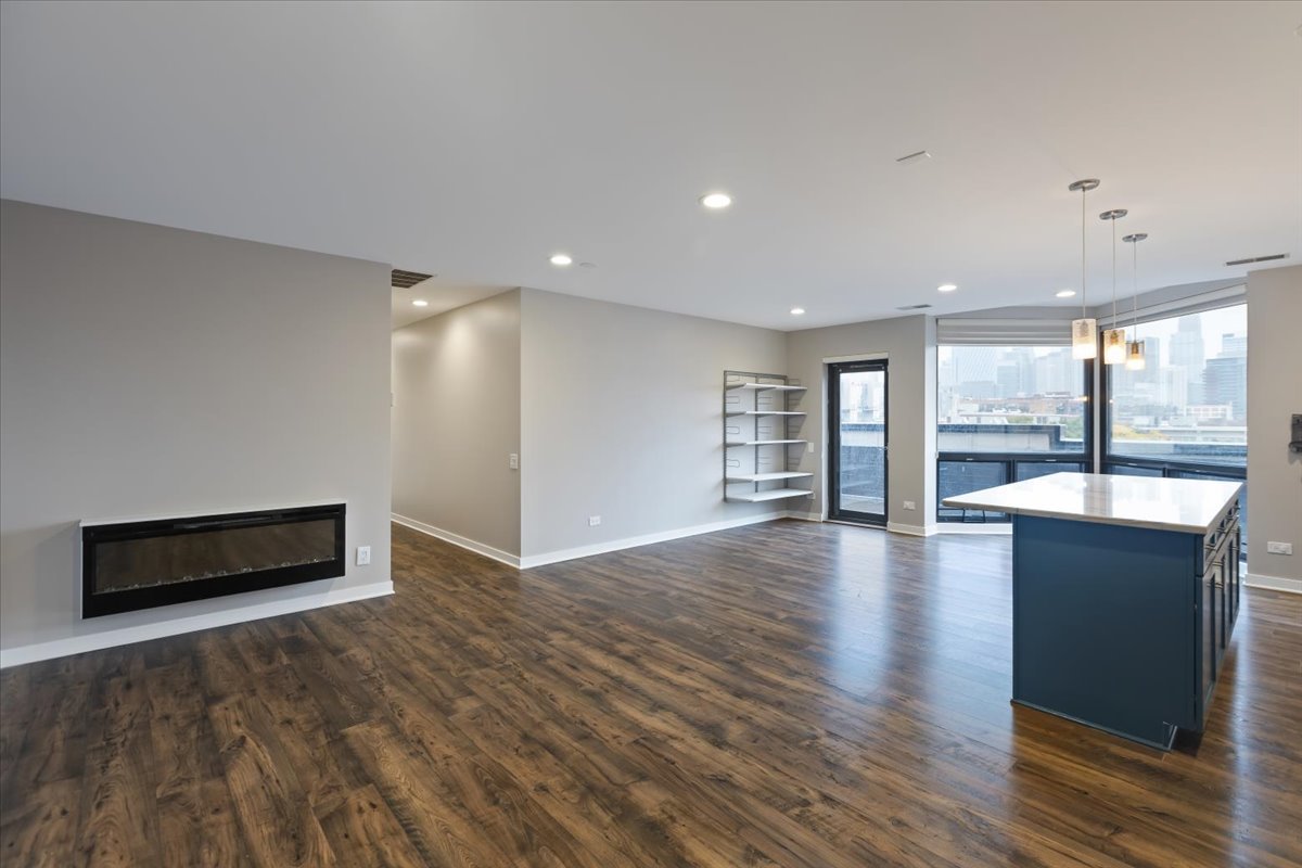 222 S Racine Avenue #408, Chicago, IL 60607