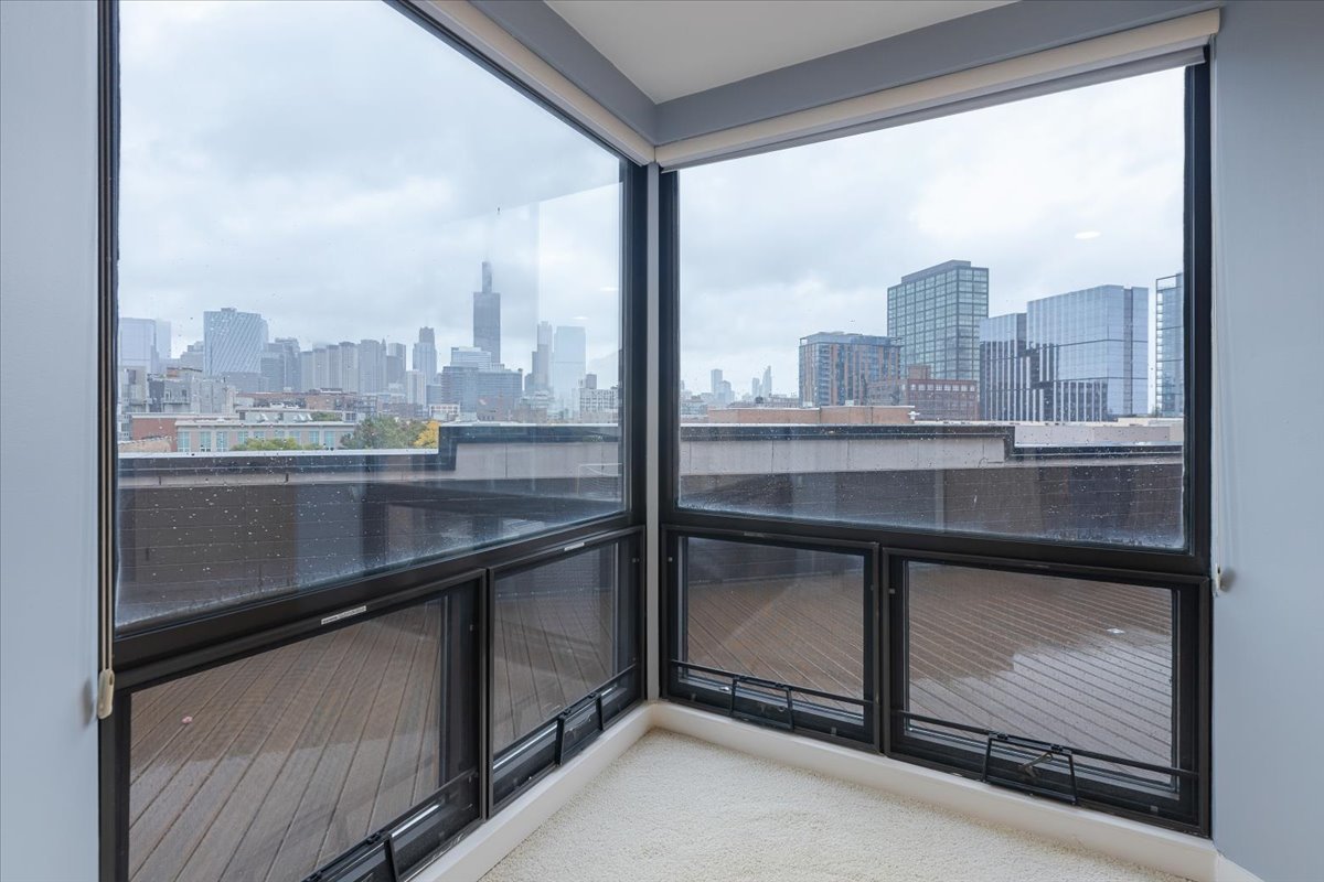 222 S Racine Avenue #408, Chicago, IL 60607