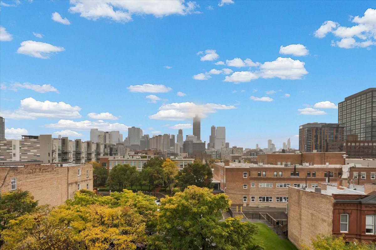 222 S Racine Avenue #408, Chicago, IL 60607