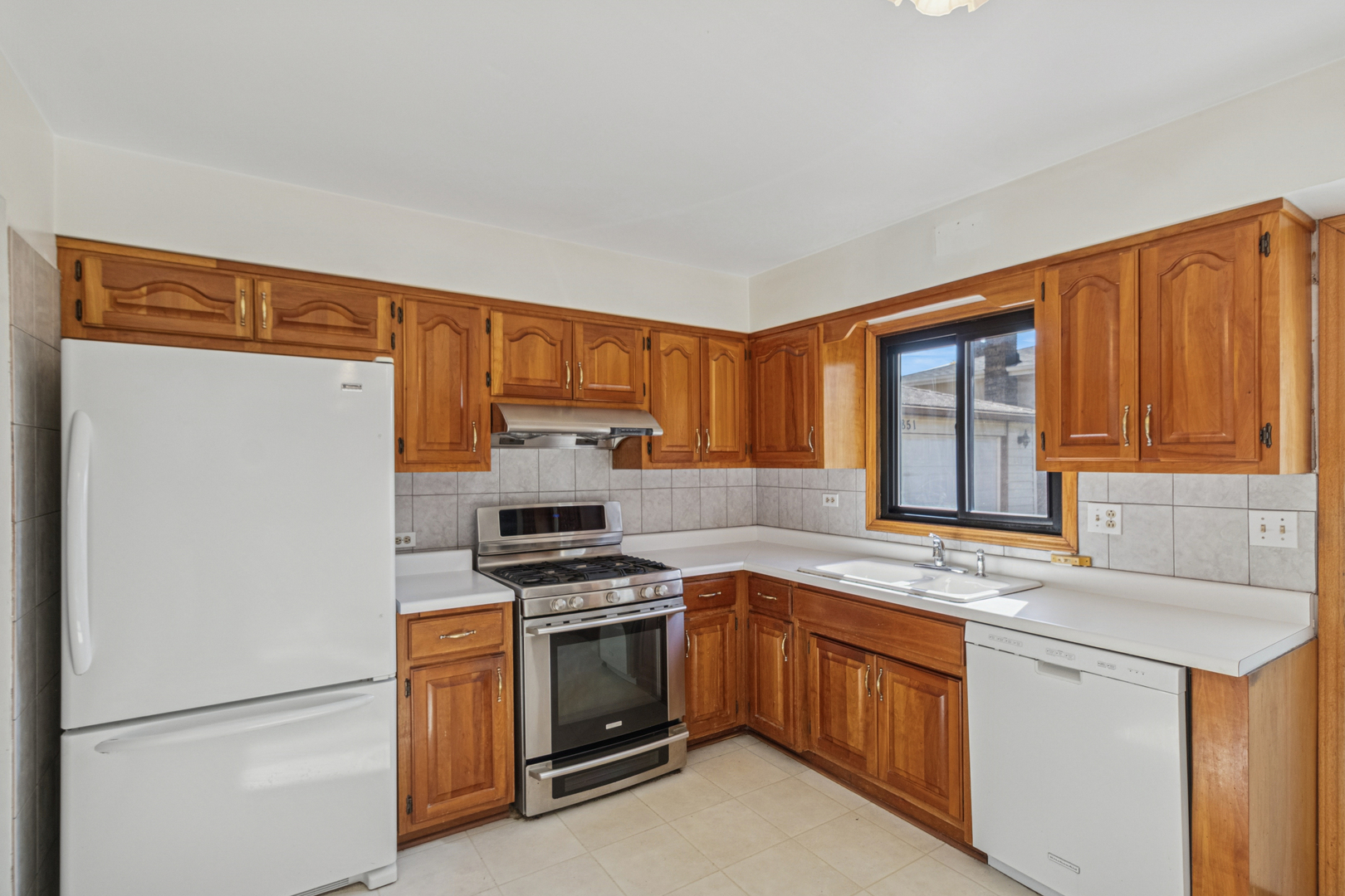 851 Love Street, Elk Grove Village, IL 60007