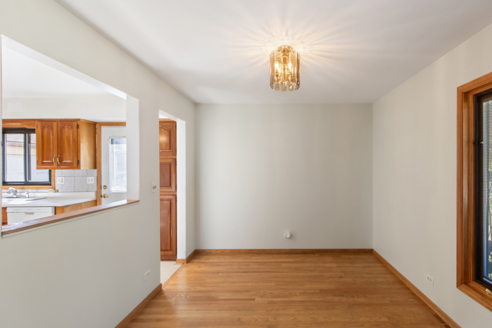 851 Love Street, Elk Grove Village, IL 60007