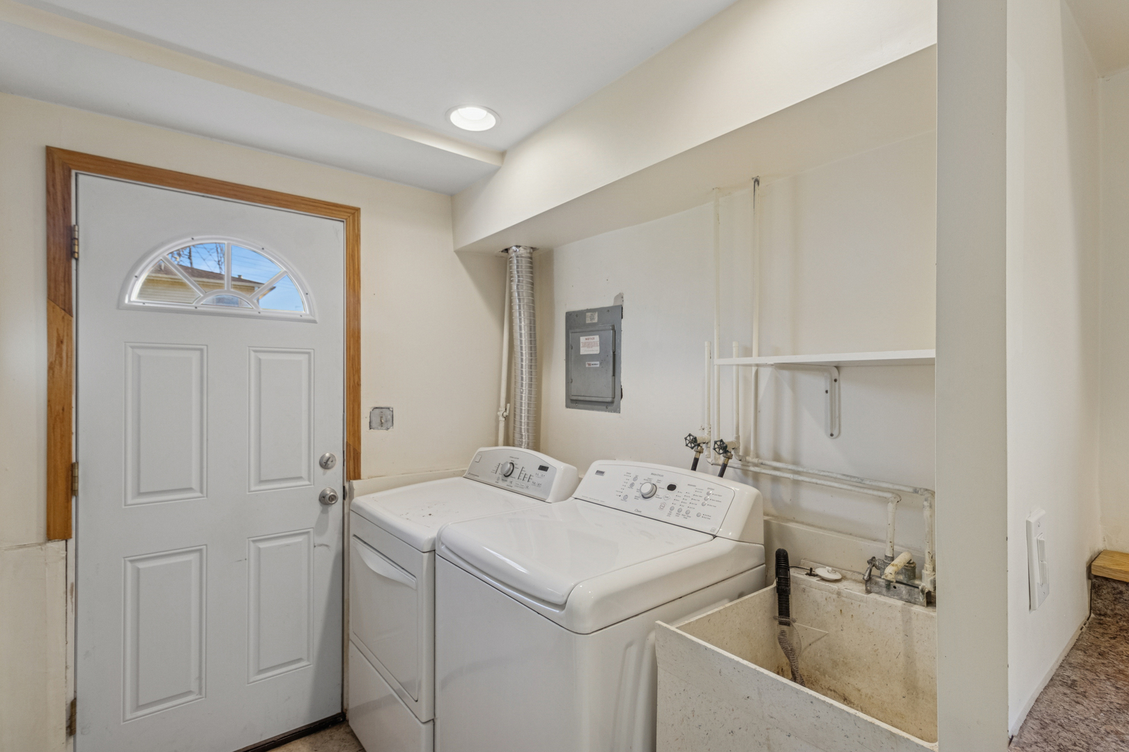 851 Love Street, Elk Grove Village, IL 60007