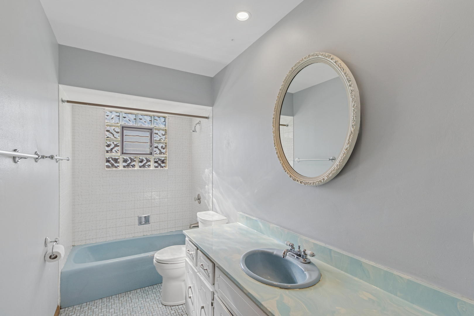 851 Love Street, Elk Grove Village, IL 60007