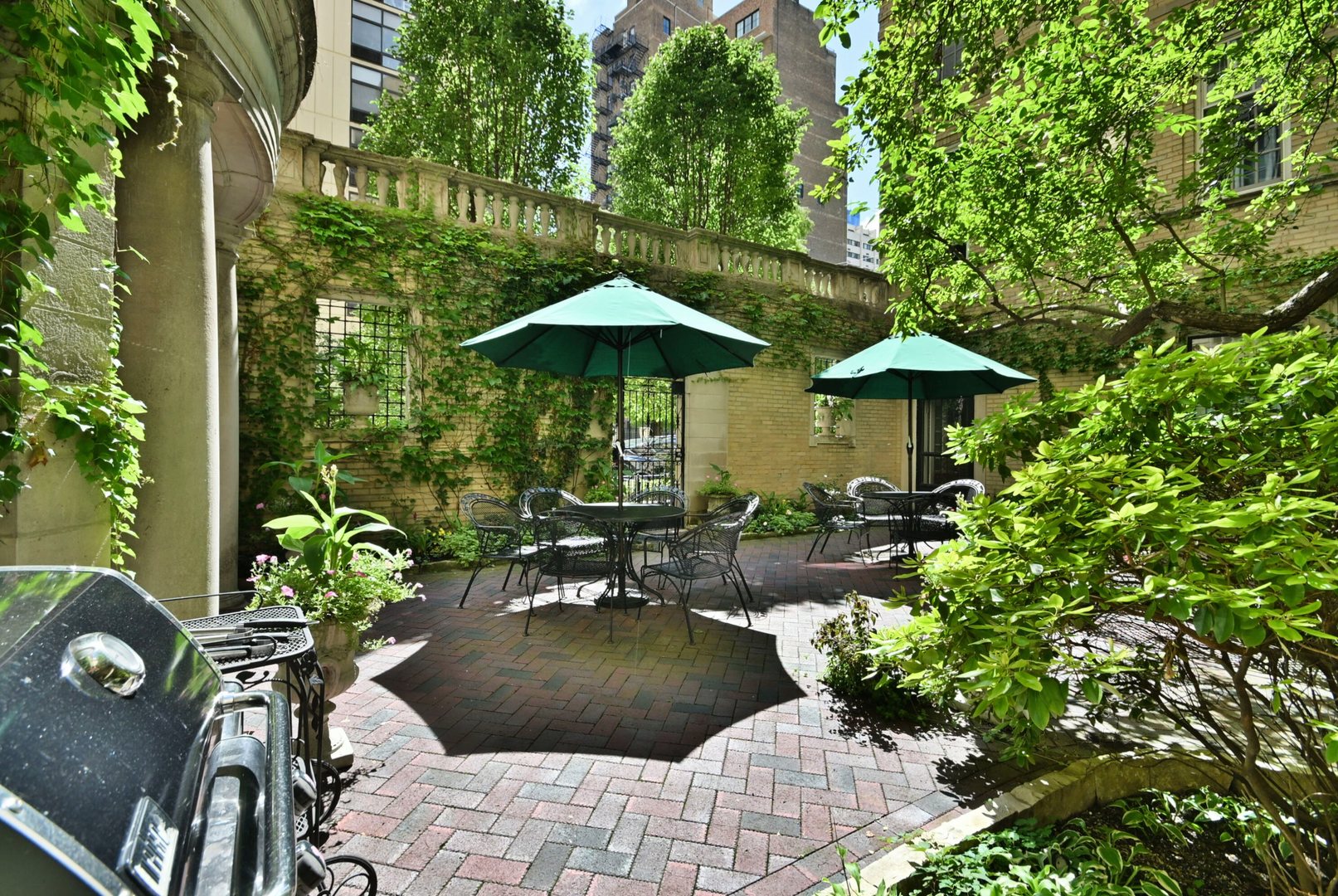 70 E Scott Street #408, Chicago, IL 60610