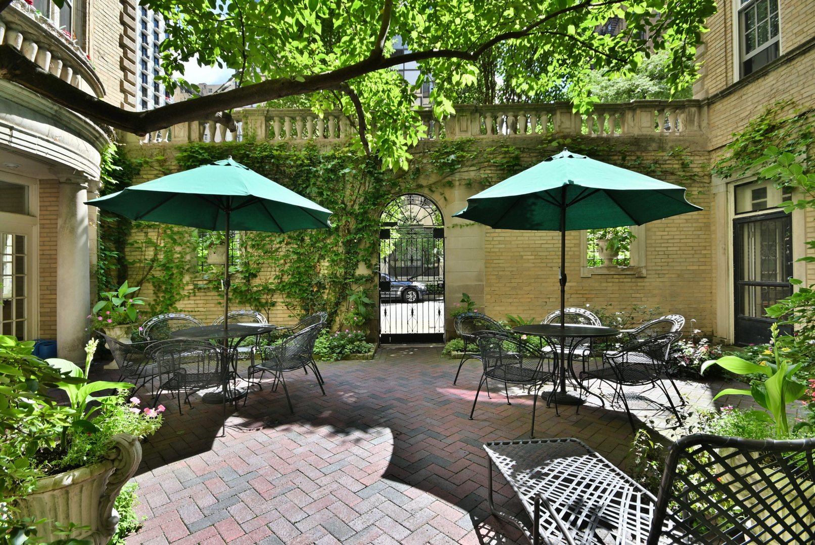 70 E Scott Street #408, Chicago, IL 60610