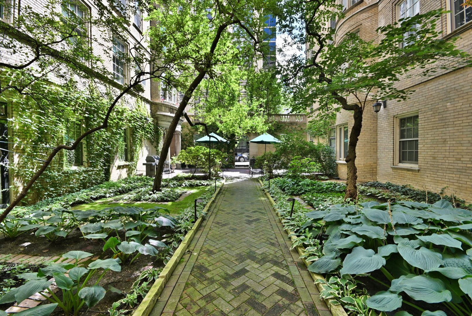 70 E Scott Street #408, Chicago, IL 60610