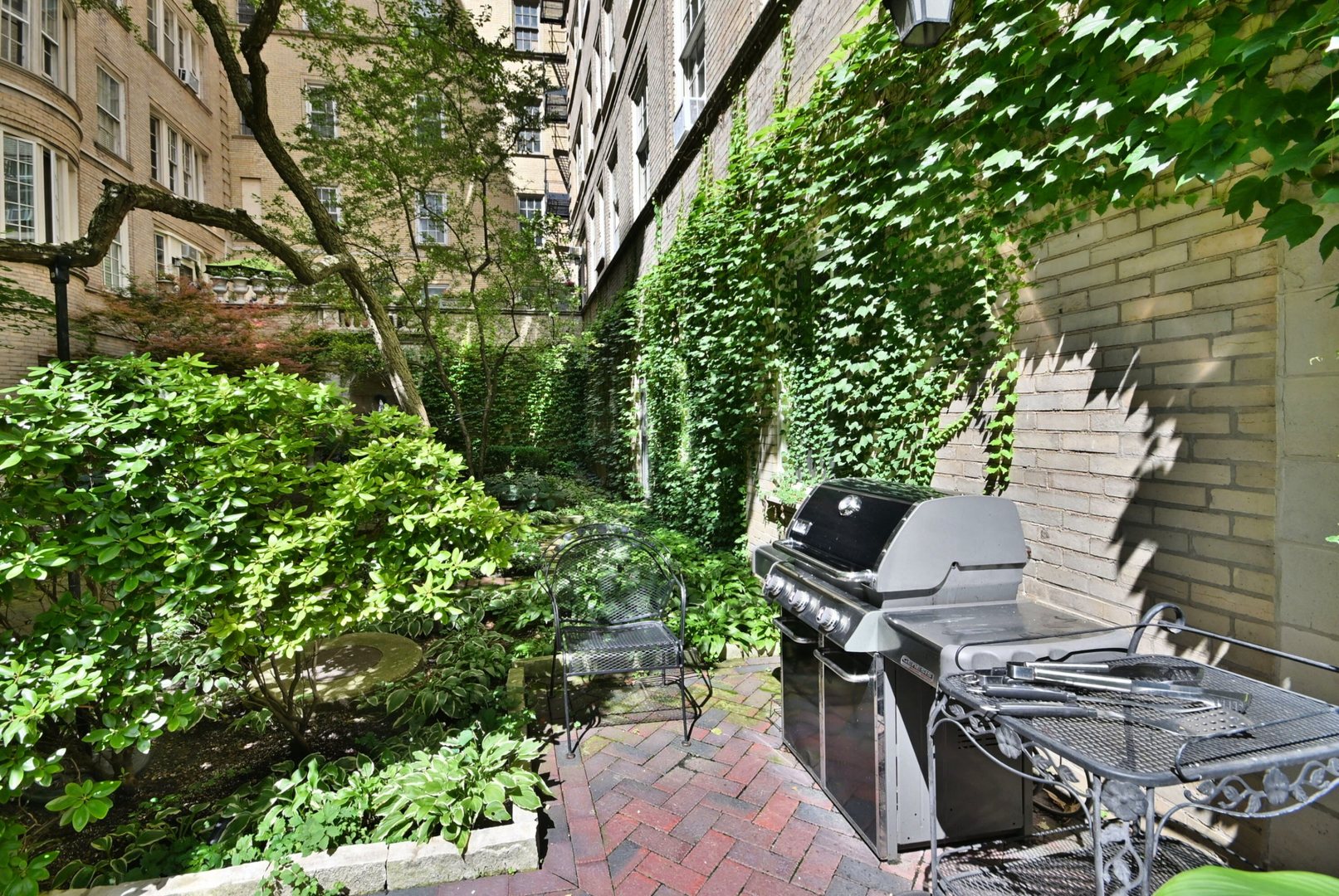 70 E Scott Street #408, Chicago, IL 60610