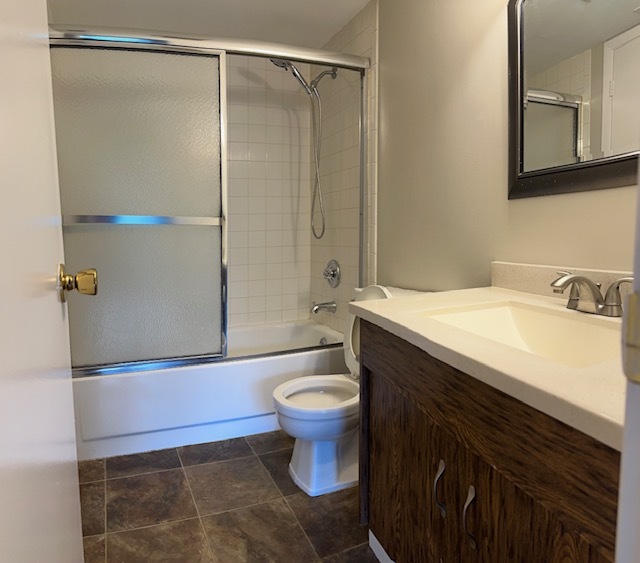 917 Vose Drive #211, Gurnee, IL 60031