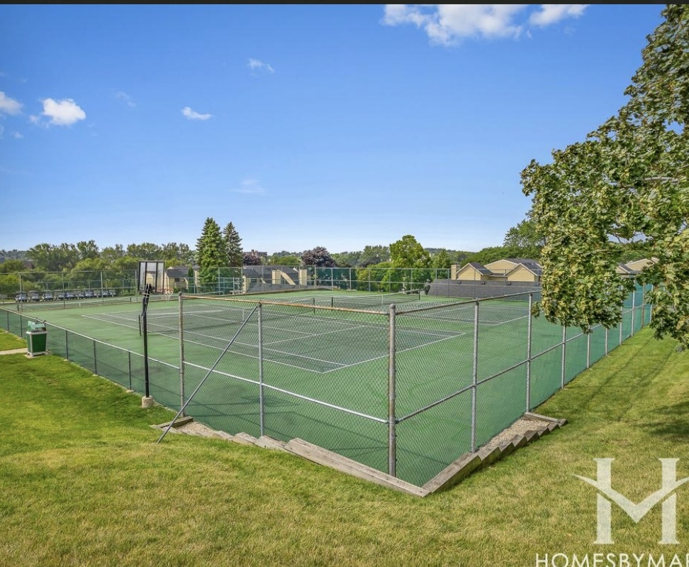 917 Vose Drive #211, Gurnee, IL 60031