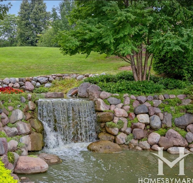 917 Vose Drive #211, Gurnee, IL 60031